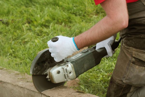 Cost of Concrete Curb Sawing in Des Moines