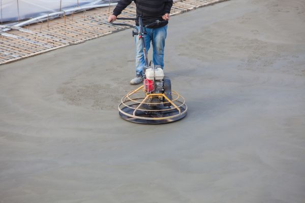 Concrete Driveway Grinding in Des Moines